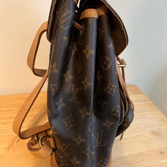 LV Montsouris Backpack MM - Picture 3 of 16